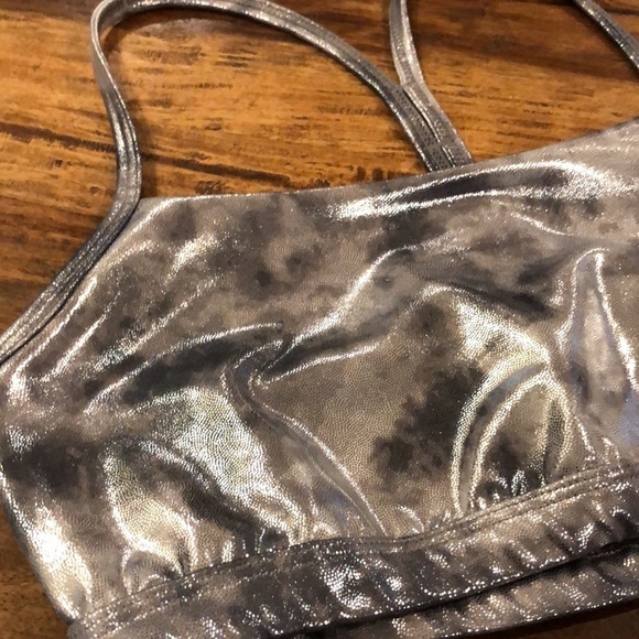 Beyond Yoga Racerback Bra in Foil Tie Dye XS - Picture 4 of 9